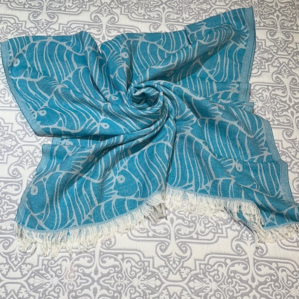 Blue and WhiteReversible Cotton Fish Pattern Beach Towel/Throw Blanket